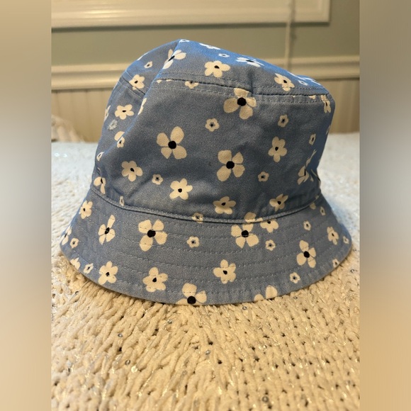 Reversible Bucket Hat~Hollister - Picture 1 of 4